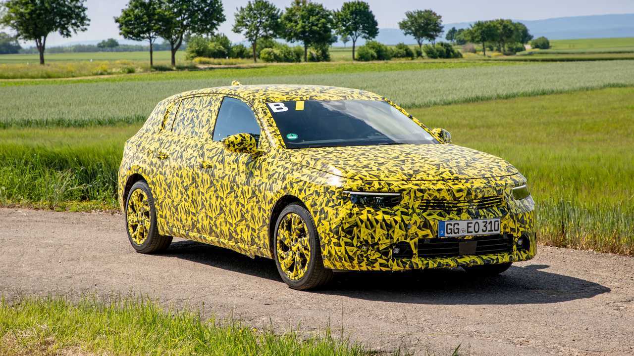 Nuova Opel Astra, la prova in anteprima del prototipo