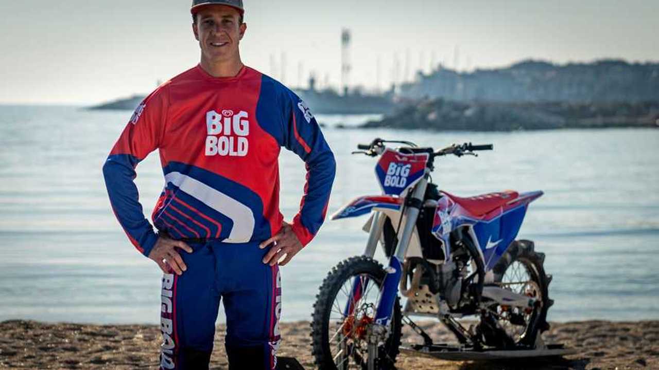 Big Bold Robbie Maddison