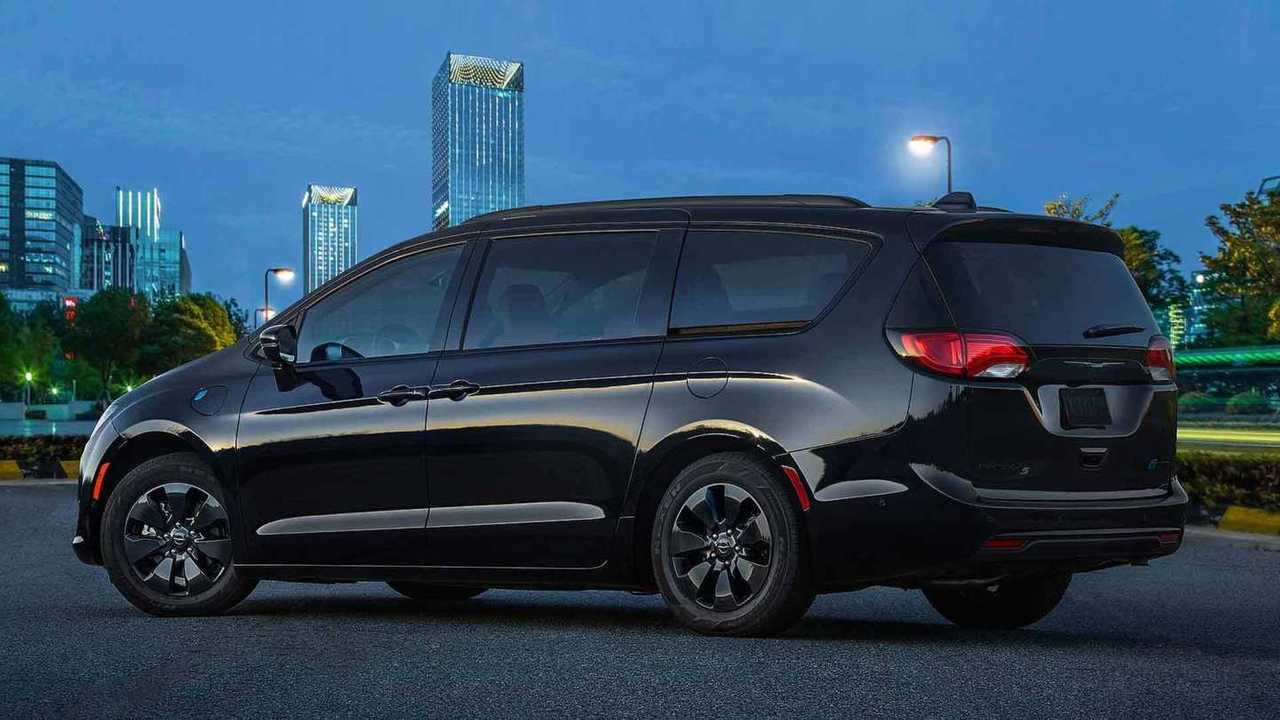 Cars.com: 2018 Chevy Bolt EV Best Car For New Parents