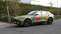 Aston Martin DBX, le foto spia
