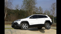 Nuova Jeep Cherokee Trailhawk in fuoristrada
