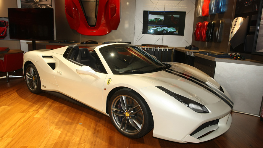 Ferrari 488 Spider 70e anniversaire Mondial de l'Automobile