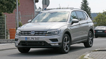 2017 Volkswagen Tiguan LWB spy photo