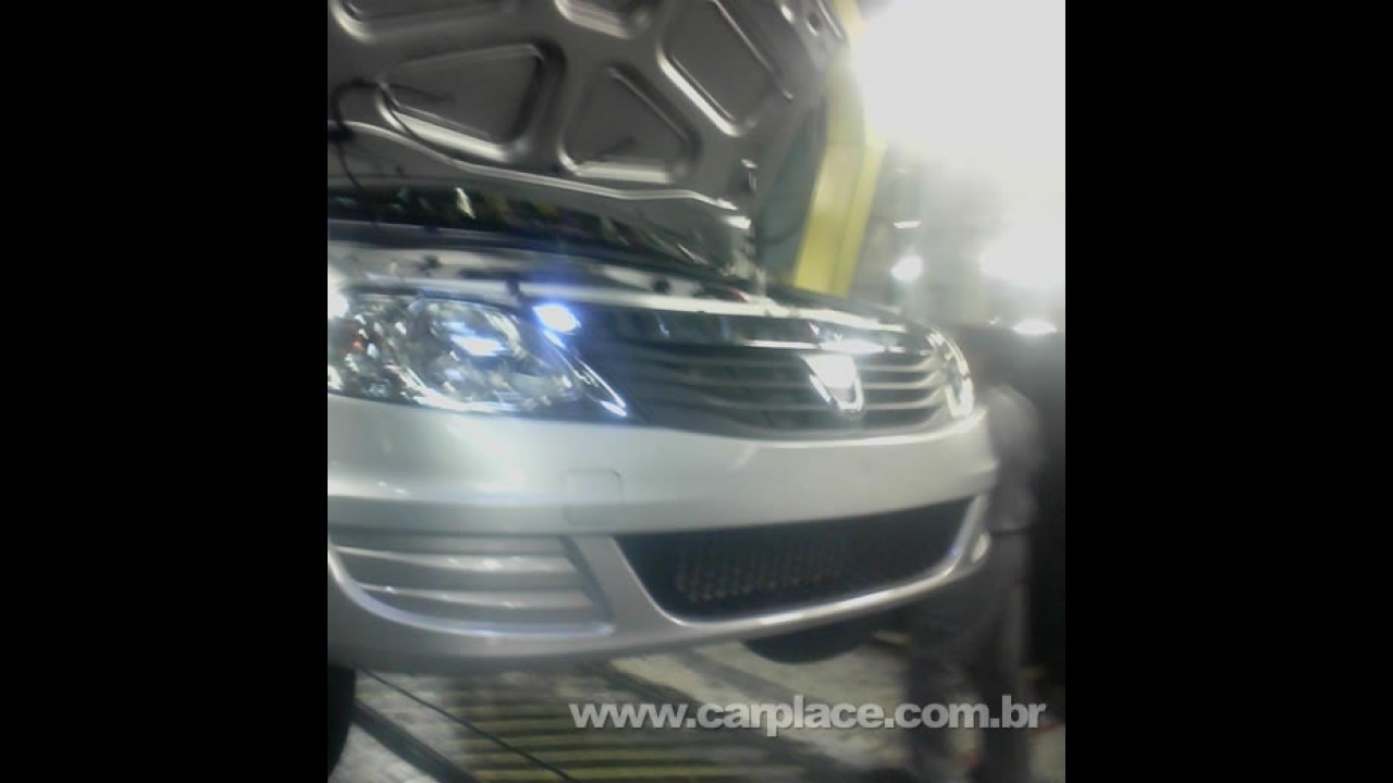 Fotos do Novo Logan 2009 reestilizado vazam da fábrica da Dacia na Romênia