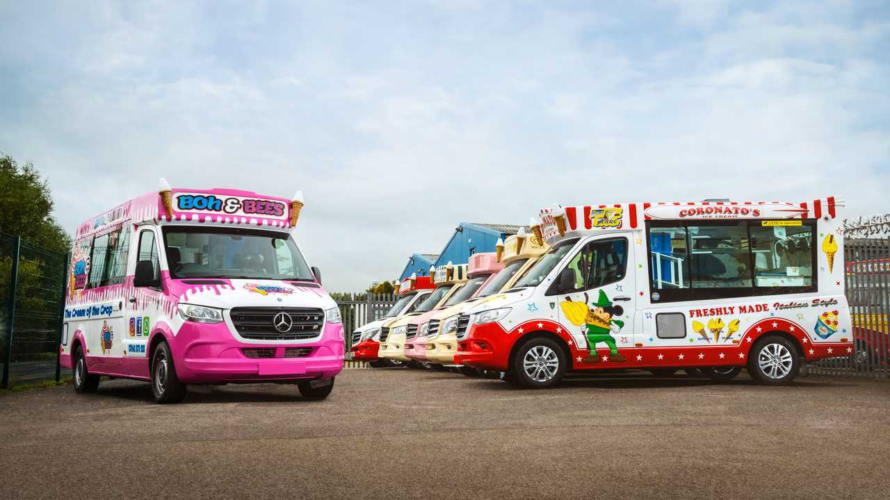 Mercedes-Benz Sprinter, furgone dei gelati by Whitby Morrison