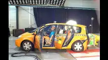 Crash: Heckaufprall Van
