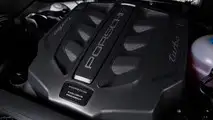Porsche Macan Turbo with Performance Package (2017)