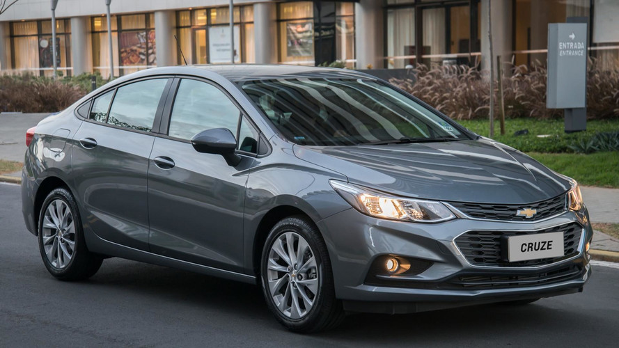 Chevrolet Cruze 2018 ganha motor argentino e repetidor de seta