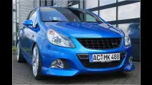 Blauer Power-Bolide