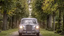 Zeitreise: Unterwegs im Mercedes 220 von 1955