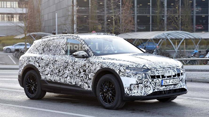 Audi E-Tron Spy Photo