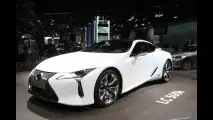 Lexus al Salone di Parigi 2016