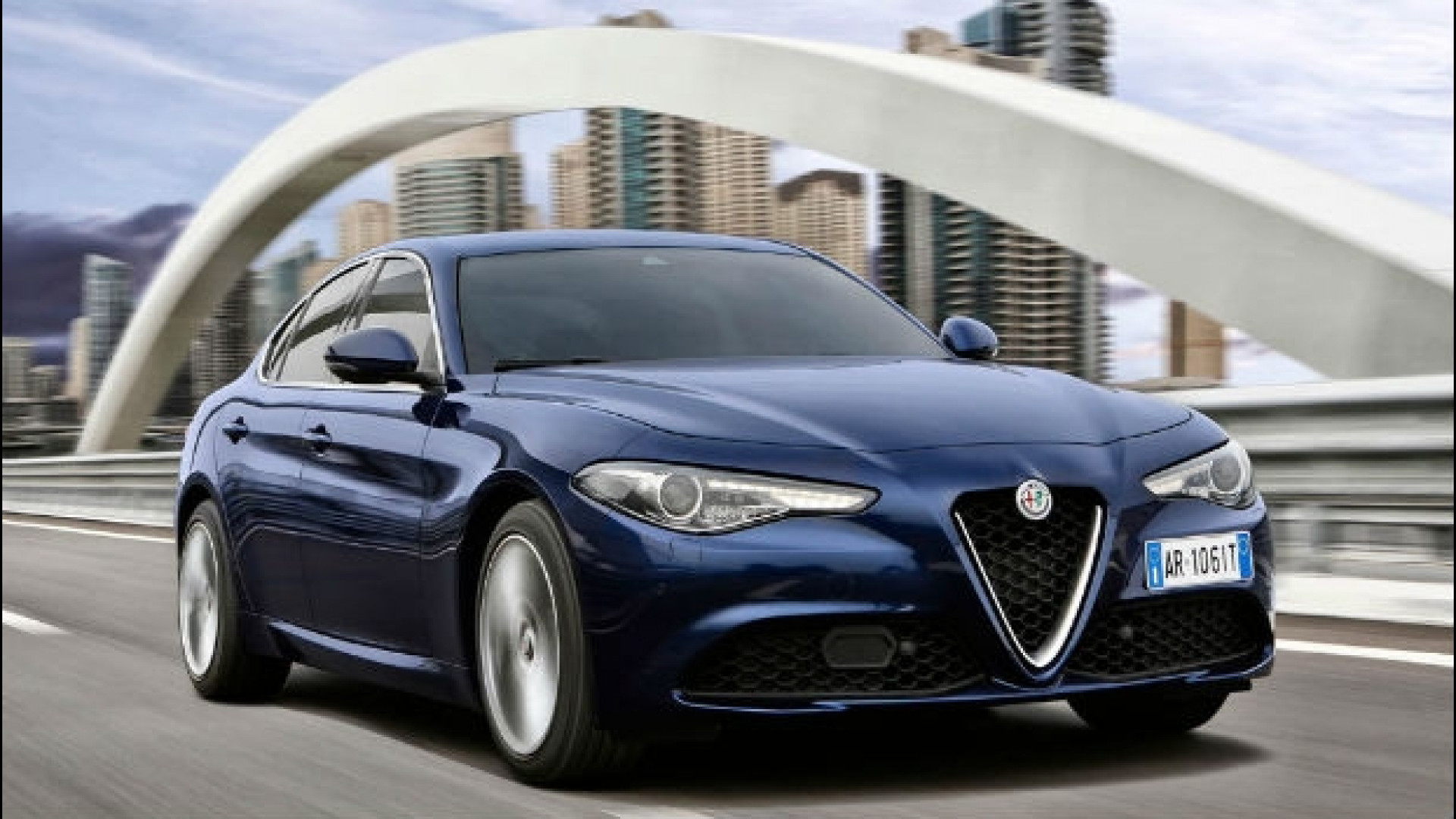 Alfa Romeo Giulia, arriva in concessionaria (e in TV) [VIDEO]