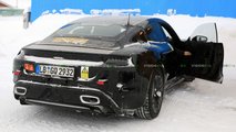 Porsche Taycan Electric Car spied ricarica in Scandinavia invernale