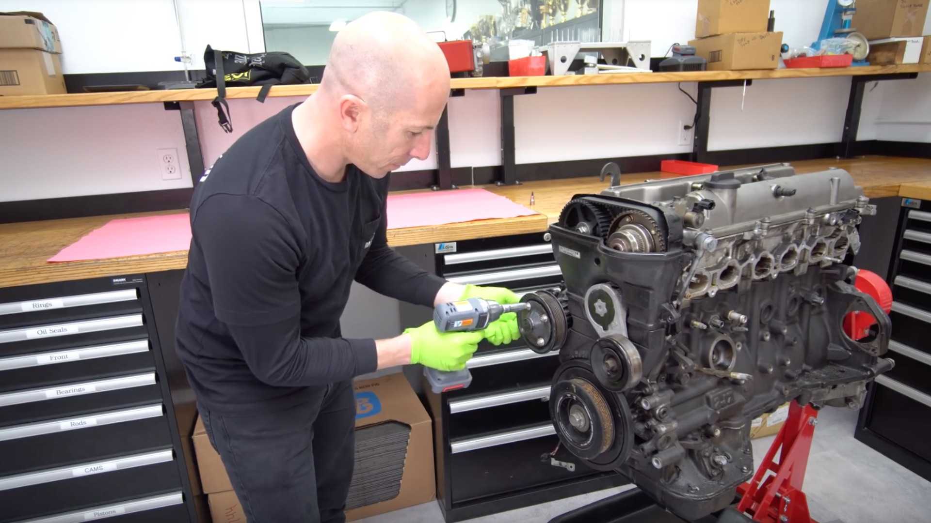 ["Why Is The 2JZ Engine So Strong? This Breakdown Shows Why"]