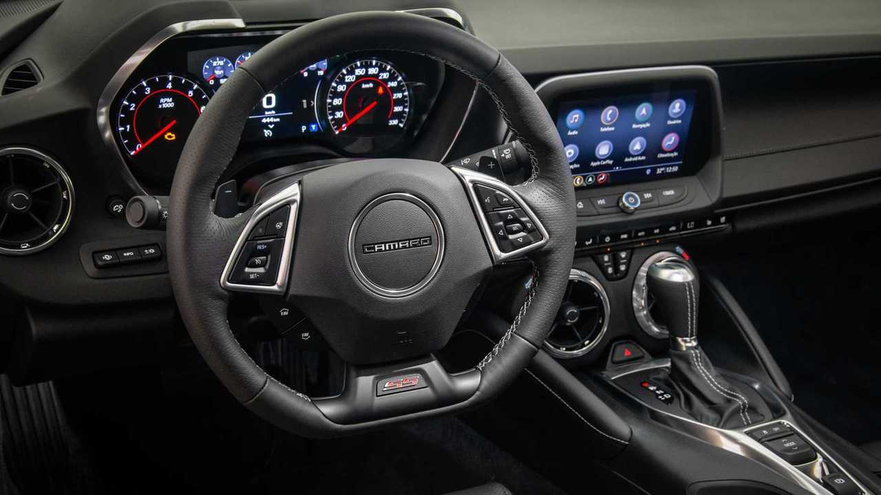 Comparativo: Camaro 2019 x Mustang