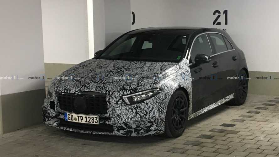 Mercedes-AMG A 45 (2019) Erlkönig von Motor1.com-Leser erwischt