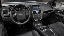 2013 Chrysler Town & Country S 27.11.2012