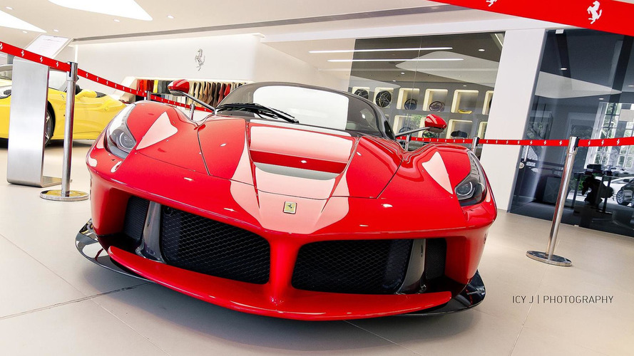 LaFerrari at Hong Kong dealership / Icy J Photography