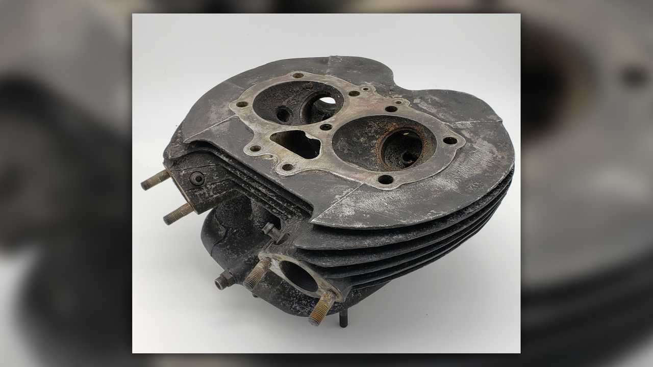 BSA Lightning Cylinder Head