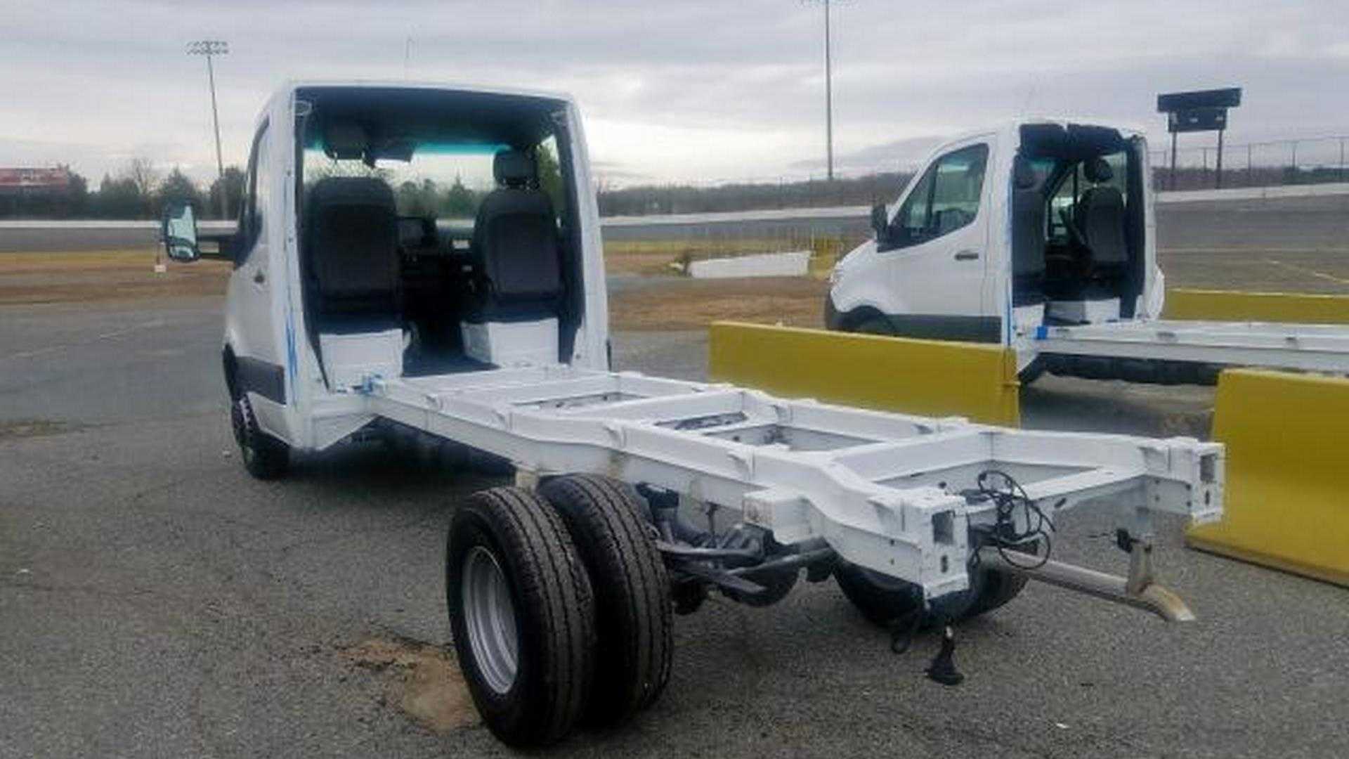 mercedes sprinter chassis cab price