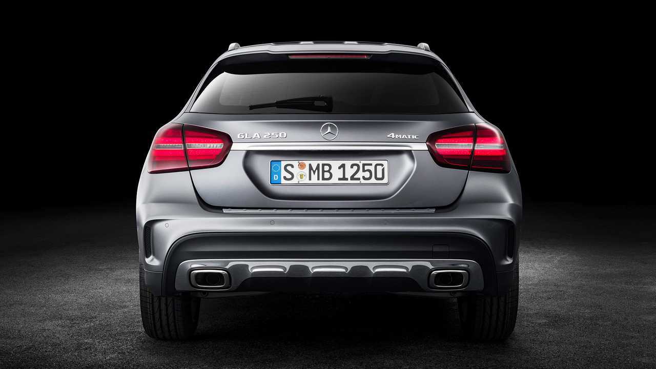 Mercedes GLA, nuova e vecchia a confronto
