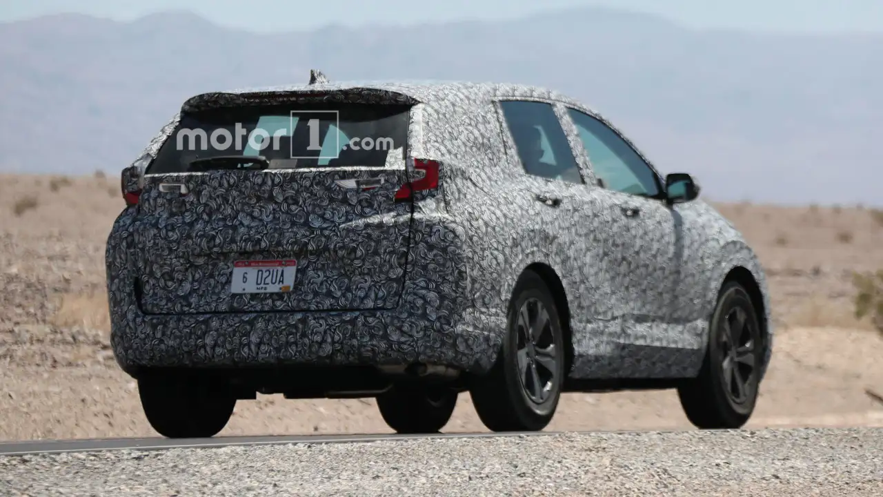 2018 Honda CR-V spied looking hot in the desert