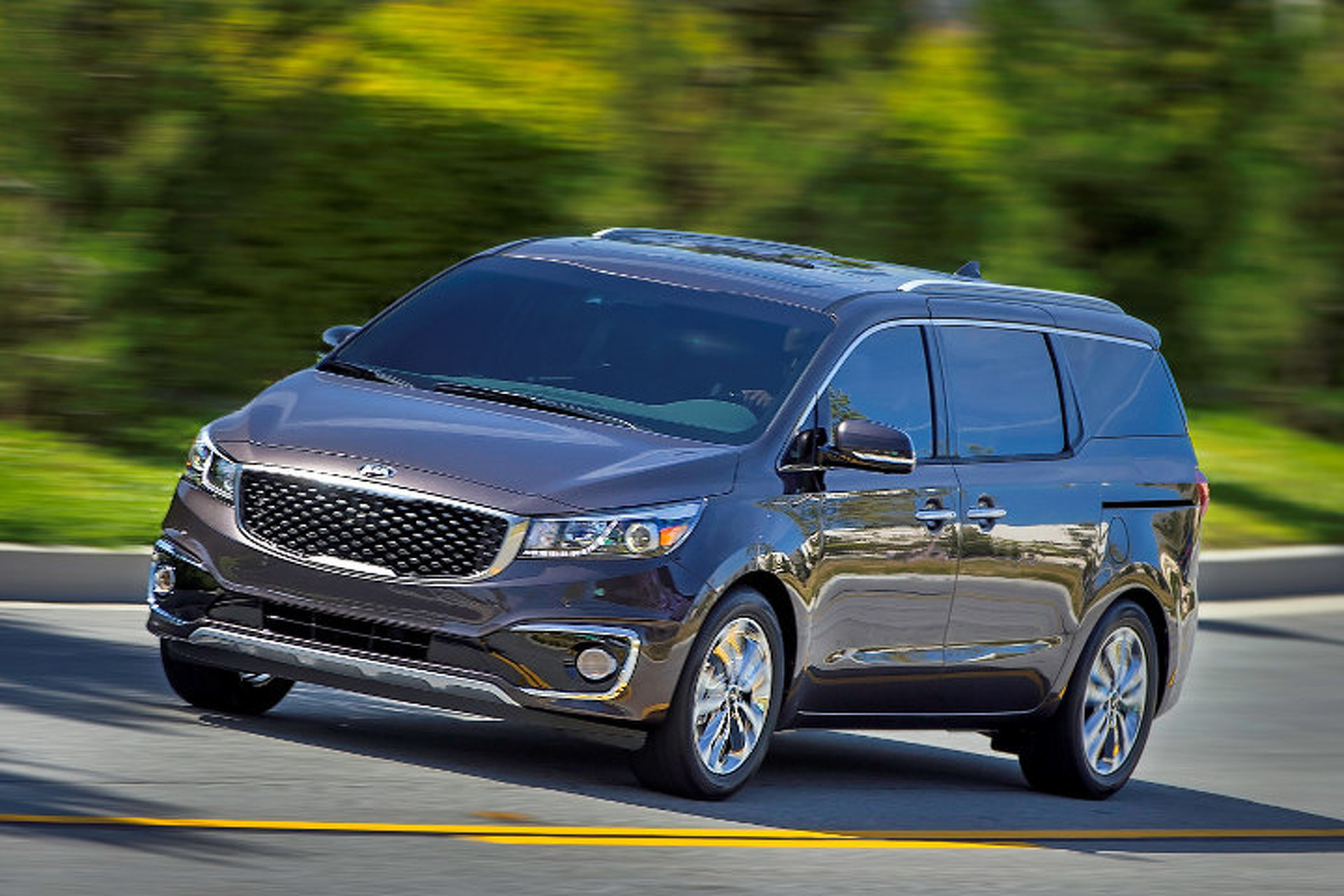 2015 Kia Sedona is the Minivan We Would Actually Drive