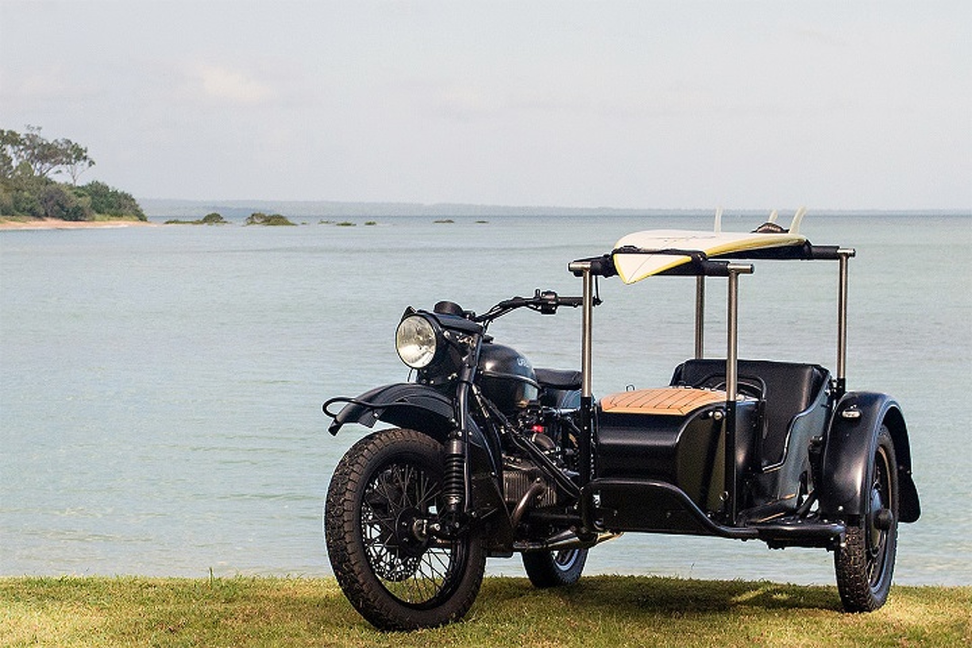 An Aircraft Designer Built This Sweet Sidecar for His Dog