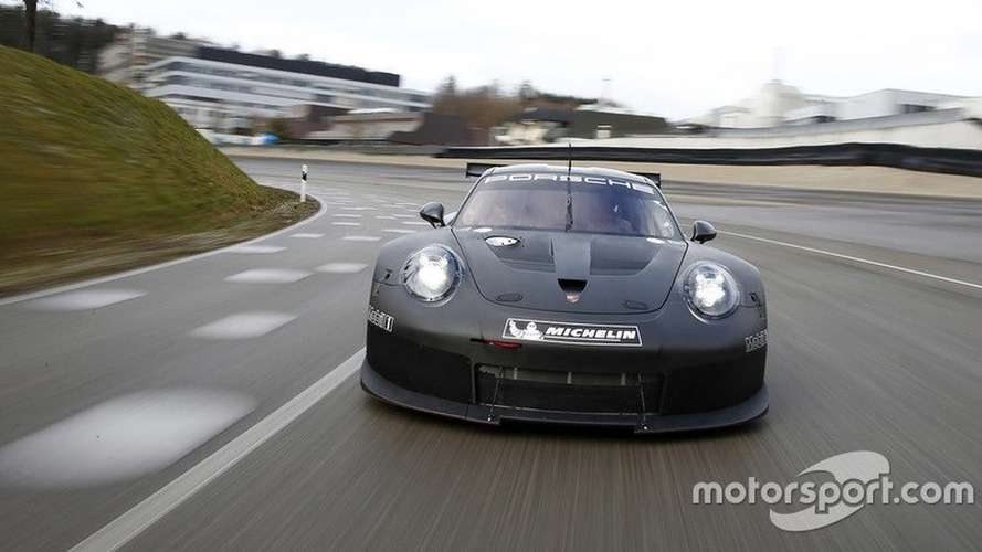 Porsche'nin 2017 911 RSR yarış aracı