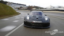 Porsche rolls out 911 RSR successor for 2017