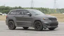 Jeep Grand Cherokee Trawkhawk Spy Shots