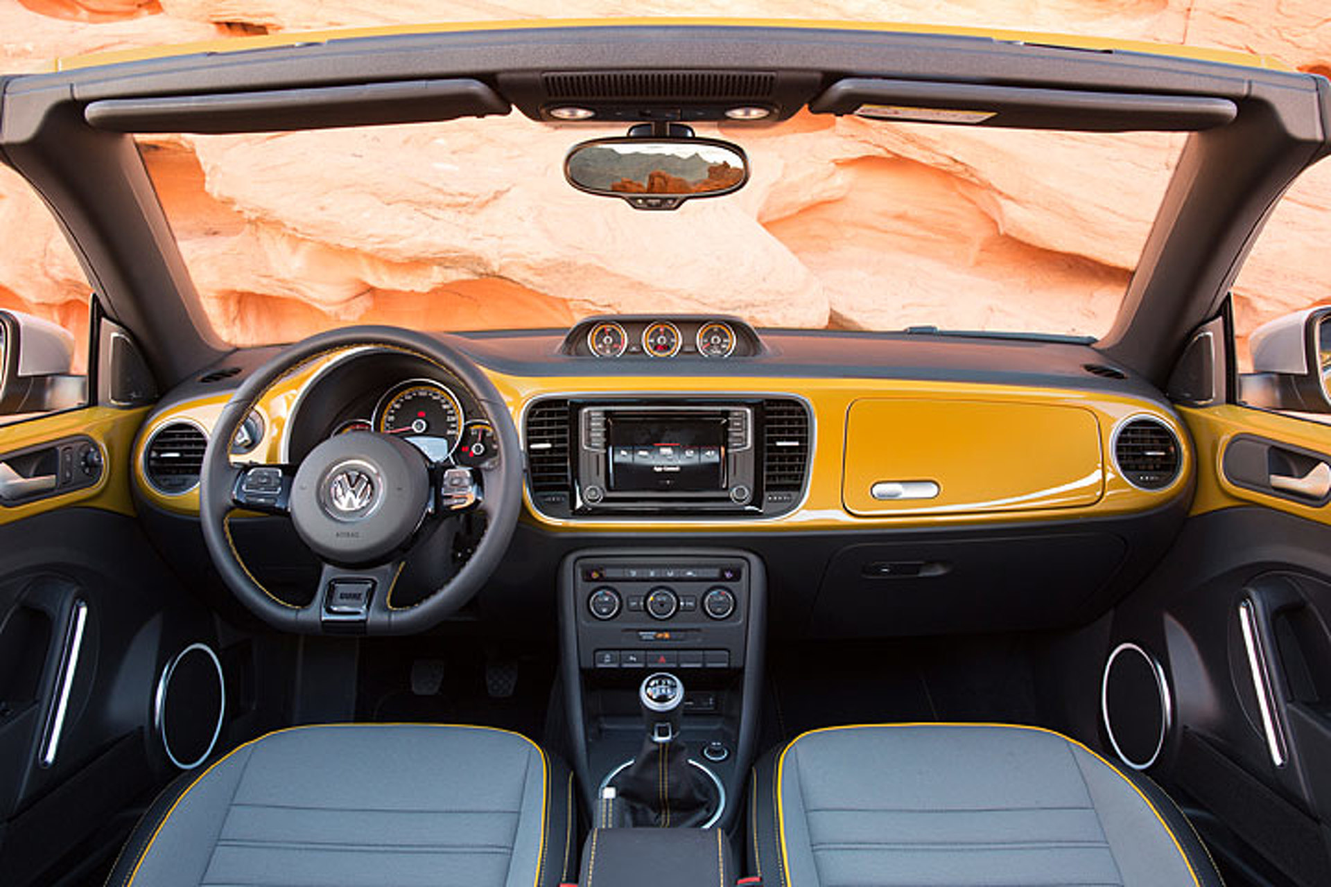 Volkswagen Goes Baja with 2016 Beetle Dune