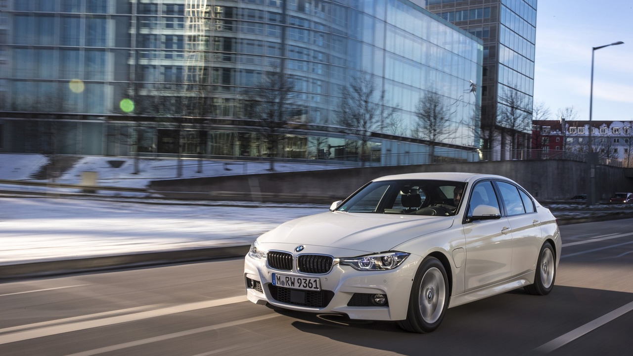 BMW 330e iPerformance - 1121141