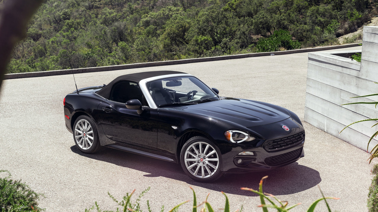 17 Fiat 124 Spider Starts At 24 995