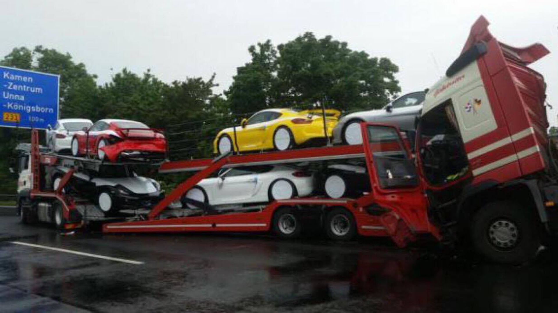porsche-cayman-gt4-truck-accident.jpg