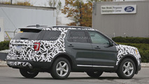2016 Ford Explorer facelift spy photo