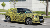 2017 MINI Countryman spy photo
