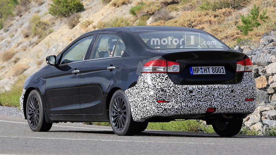 Makyajlı Suzuki Ciaz casus fotoğrafları