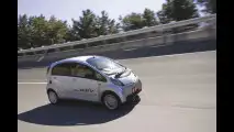 Prime foto della Mitsubishi i MiEV di serie