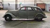 Peugeot-402-1