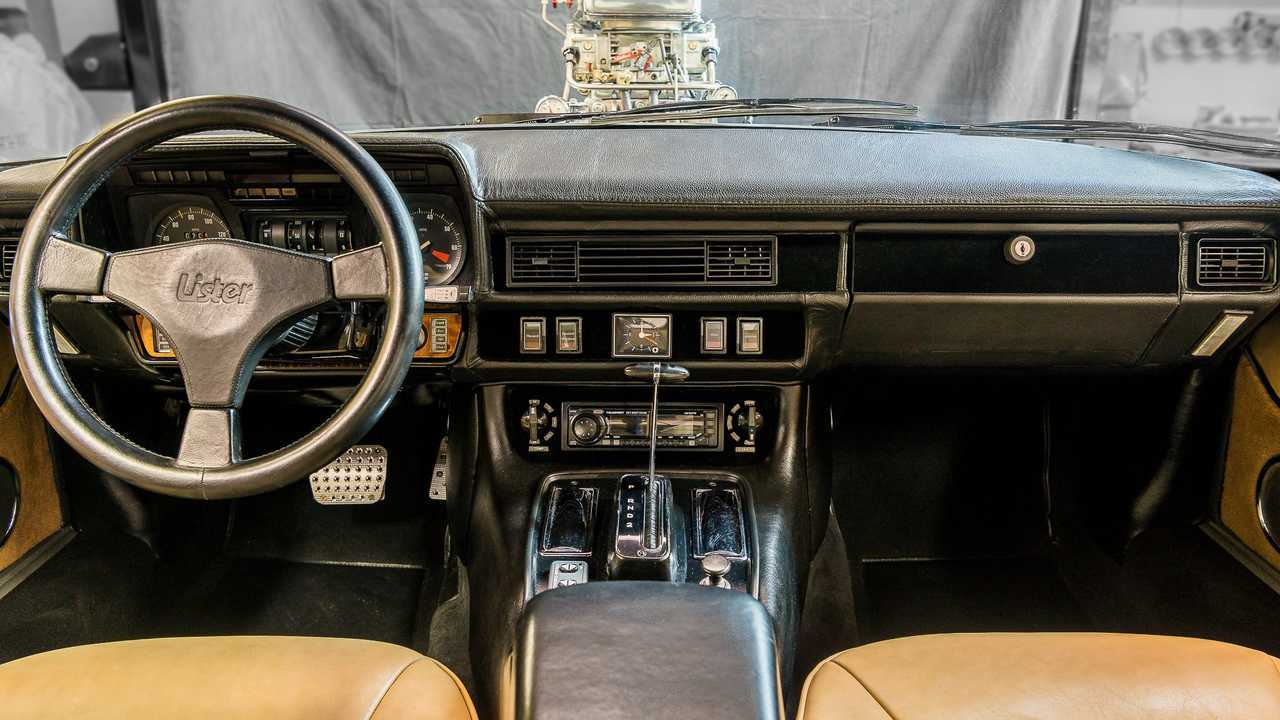 Jaguar XJS (1977) com motor 7.62L V8 Chevrolet