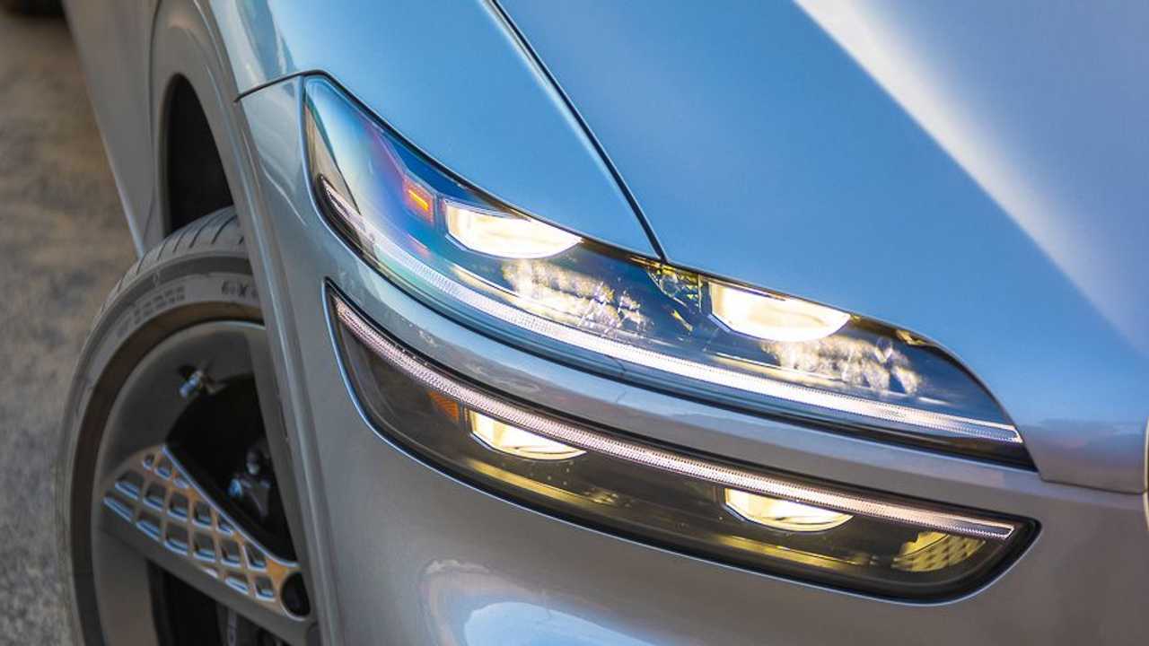 2022 Genesis GV70 details