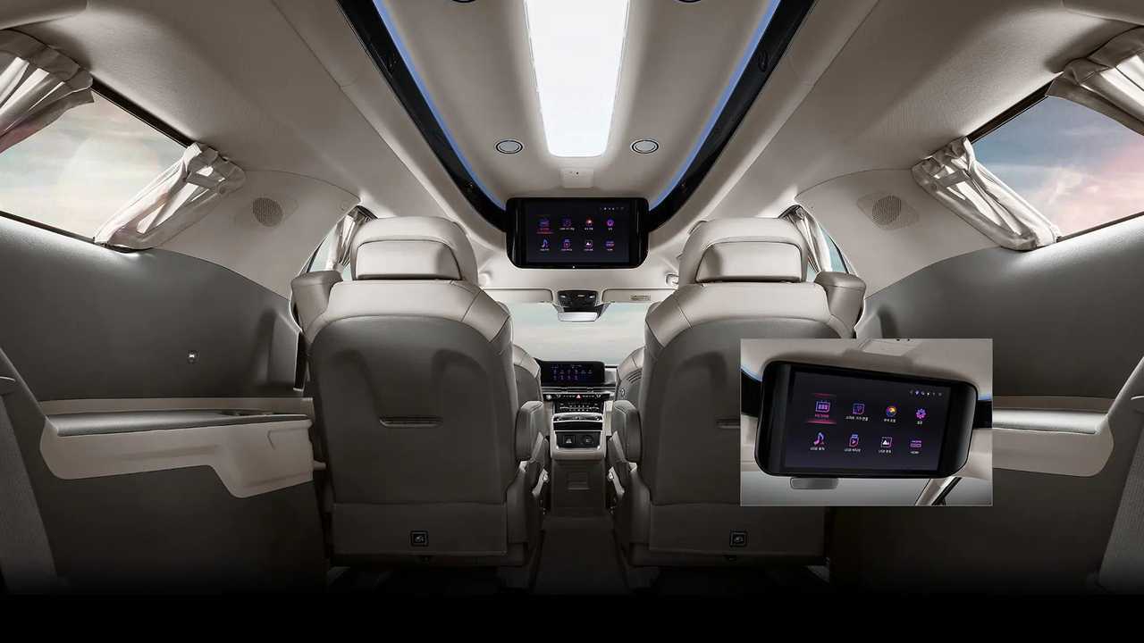 Kia Carnival HiLimousine