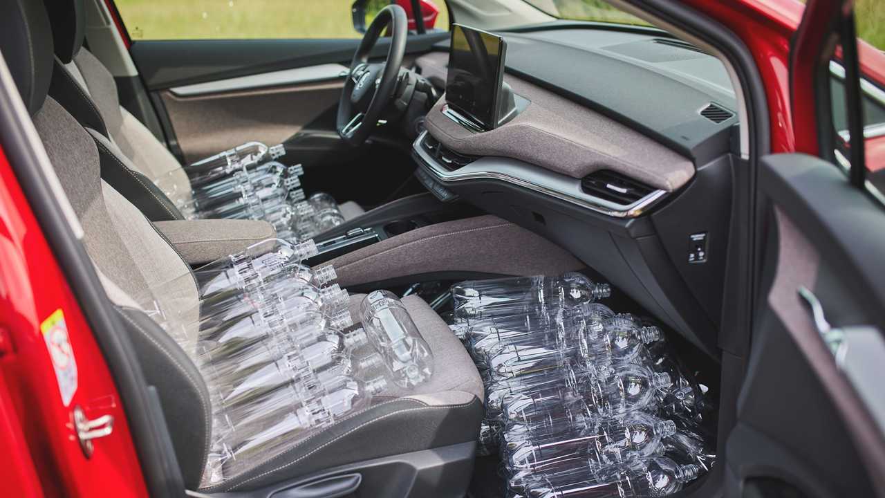 Skoda Enyaq iV, gli interni in plastica riciclata