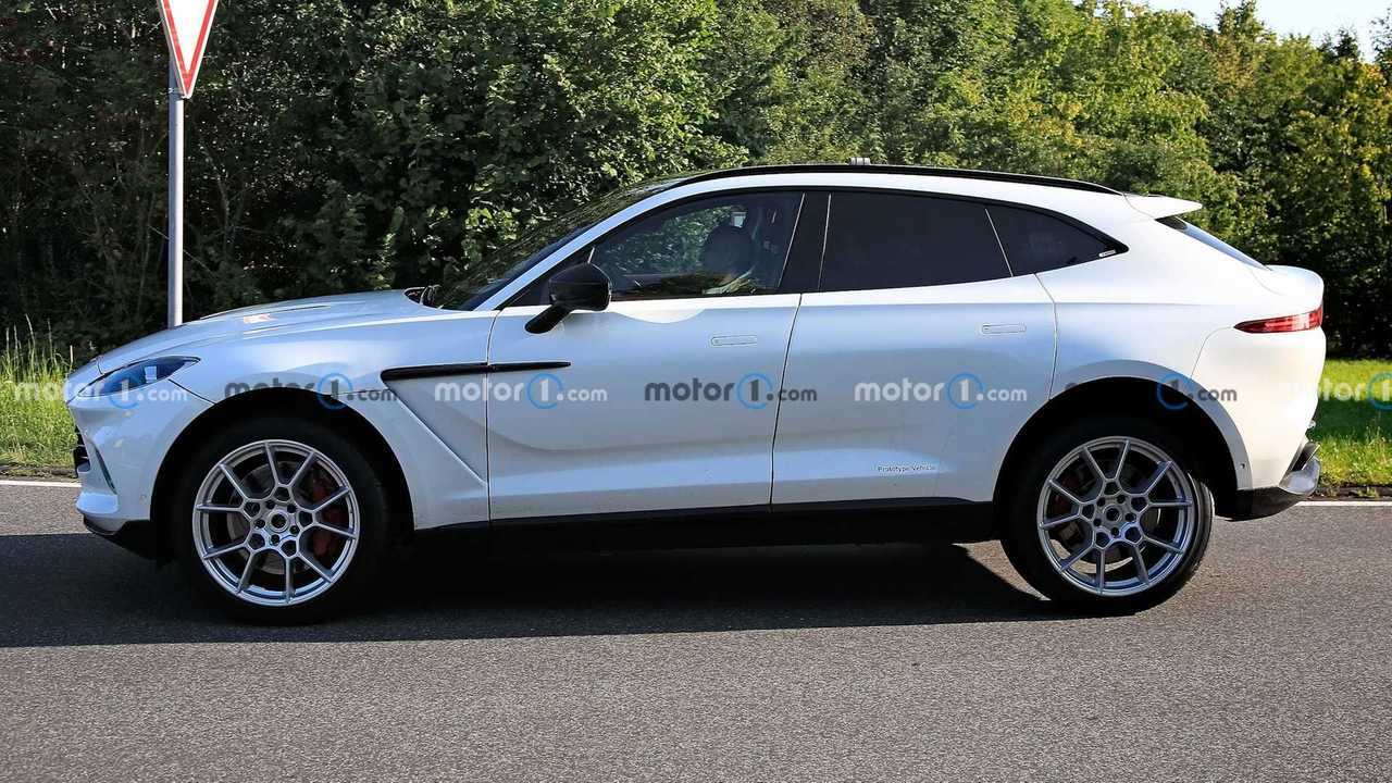 Aston Martin DBX híbrido