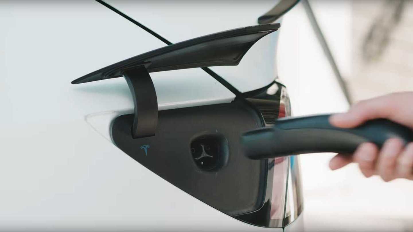 US Tesla Connectors To Be Integrated Into EVgo Charging Stations