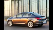 Astra kommt mit Stufenheck