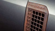Land Rover Defender con componentes oxidados