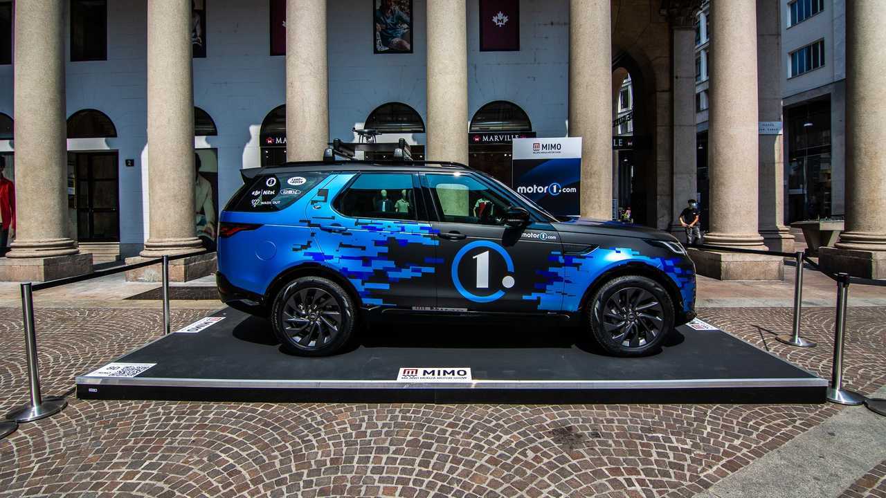 El Land Rover Discovery Crew Car visto en vivo